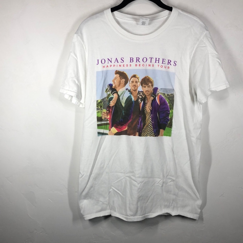 Jonas Brothers 2019 Happiness Begins Tour tee size medium